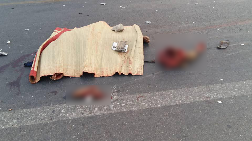 Xe máy va chạm xe khách Thành Bưởi, 2 thanh niên chết tại chỗ