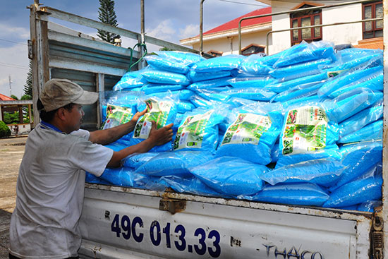 Di Linh: Phát hiện 1 cơ sở sản xuất phân bón trái phép