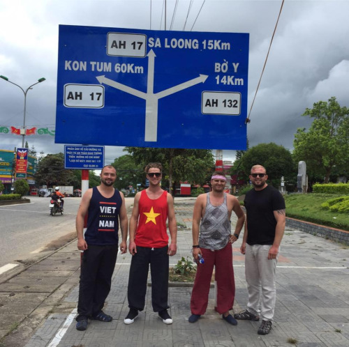 Thanh niên người Đức dùng xe máy tự chế phượt 14 quốc gia