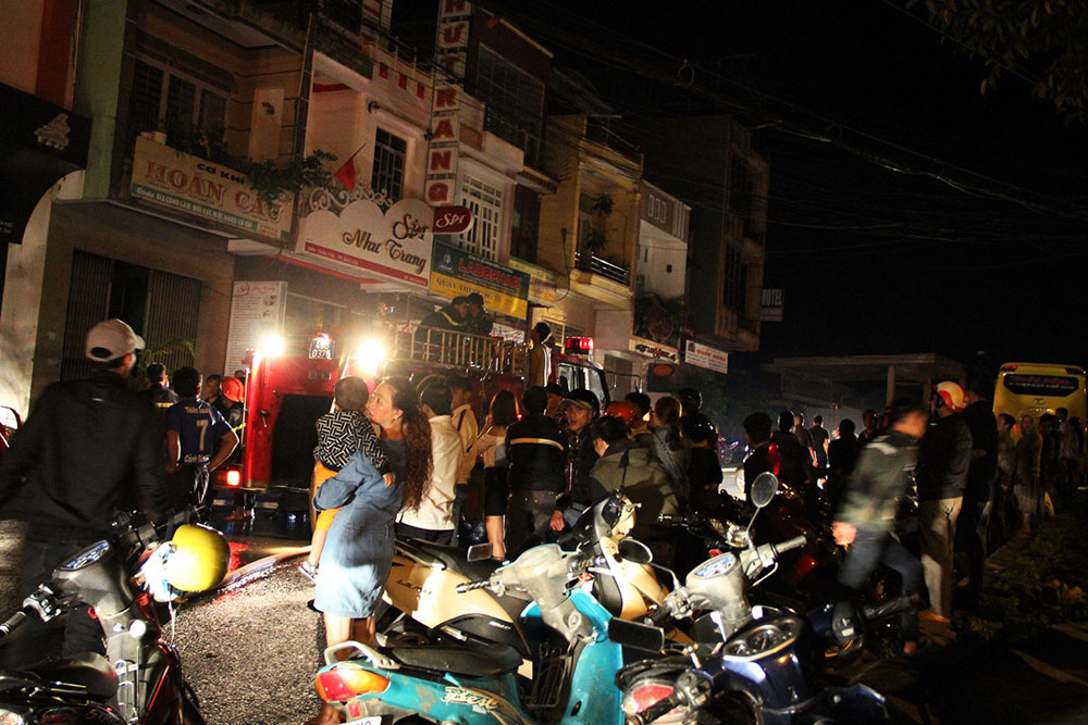 Bảo Lộc: Cháy phòng trà Uyên My, nhiều người kịp thoát thân