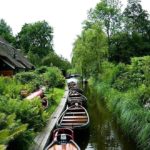 water-village-no-roads-canals-giethoorn-netherlands-10