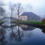 water-village-no-roads-canals-giethoorn-netherlands-12