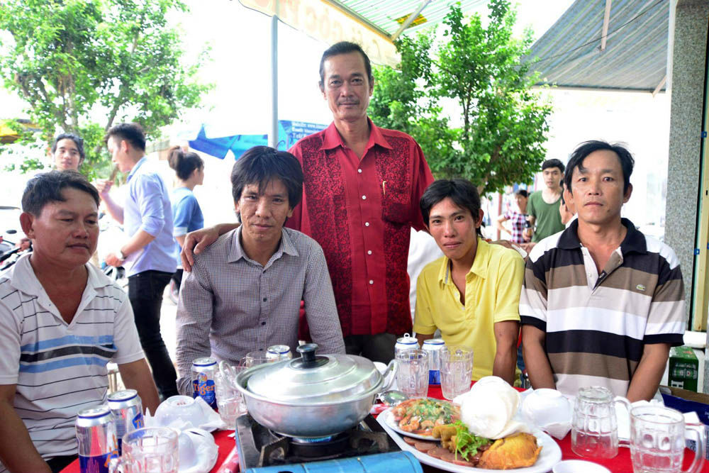 Vụ dìu xe khách: Tiệc hội ngộ của những người thoát chết