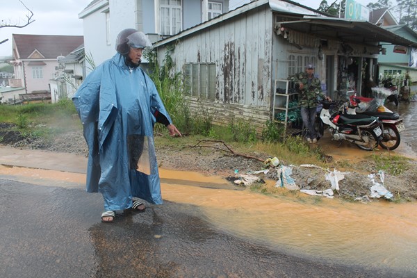 Đà Lạt: Dân bức xúc vì công trình cống thoát nước của Bệnh viện nhi gây hại