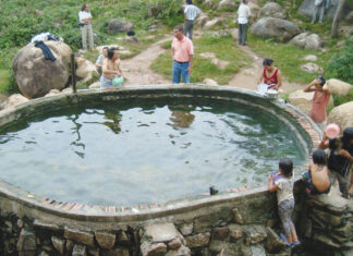 Lâm Đồng: Ghé Đam Rông tắm suối nước nóng