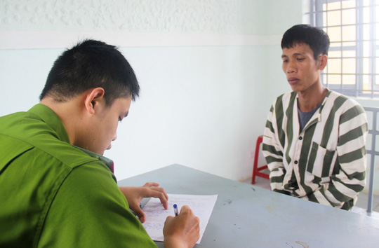 Lâm Đồng: Nghe tiếng trẻ khóc, tên cướp “động lòng” trả lại tiền