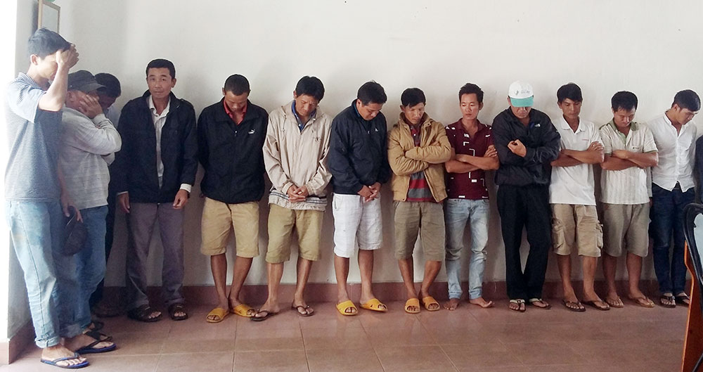 Bảo Lộc: Triệt phá tụ điểm đá gà ăn tiền, tạm giữ 13 đối tượng