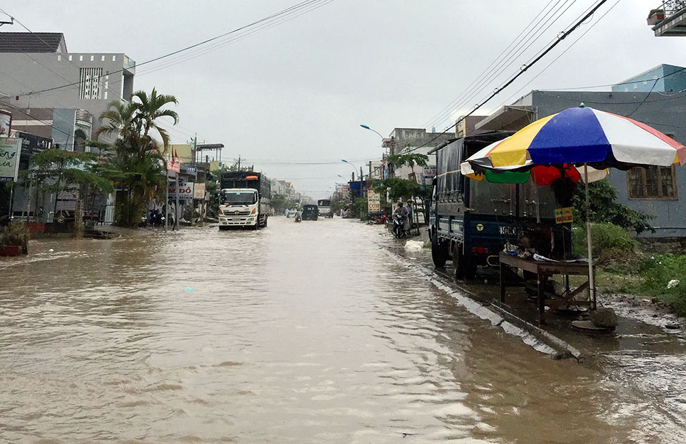 Lâm Đồng: Dân khổ vì đường “biến thành sông”