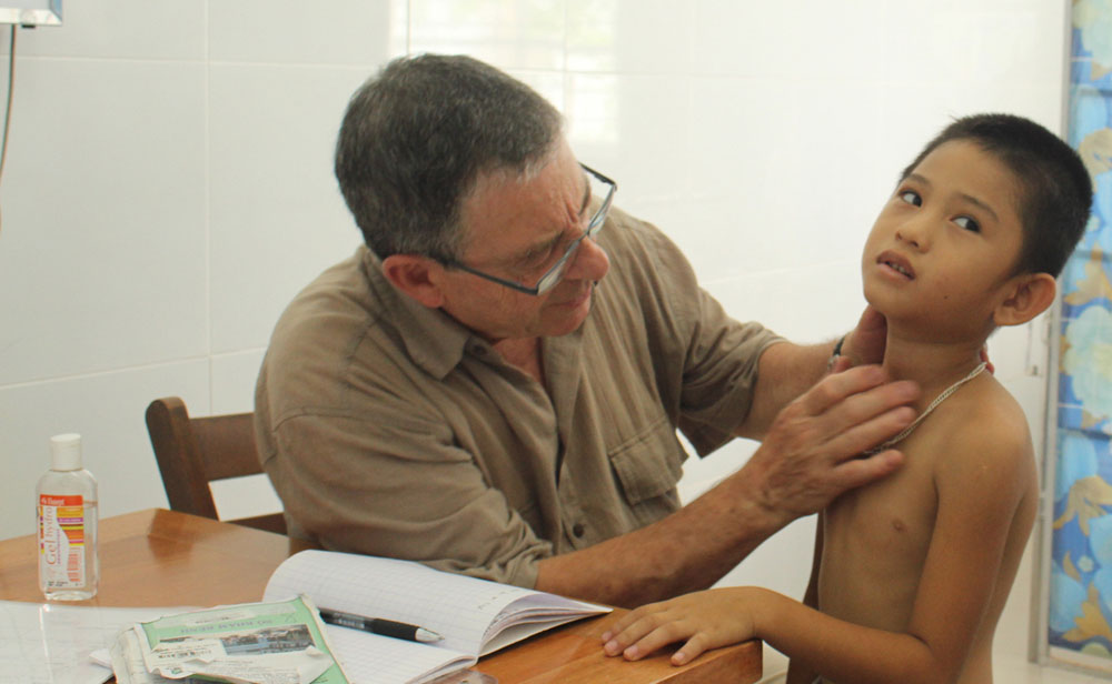 Lâm Đồng: Khám tầm soát dị tật cơ, xương, khớp cho trẻ em