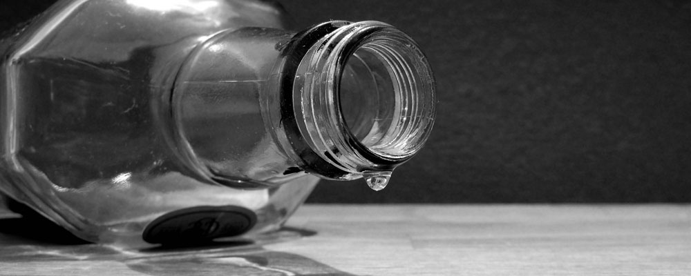 Đức Trọng: Chết oan vì lỡ làm đổ ly đế của kẻ nghiện rượu