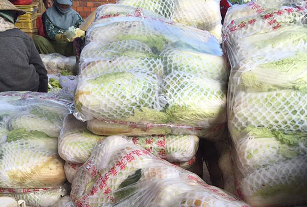 Rau Đà Lạt tăng giá, rau Trung Quốc nhập về nhiều