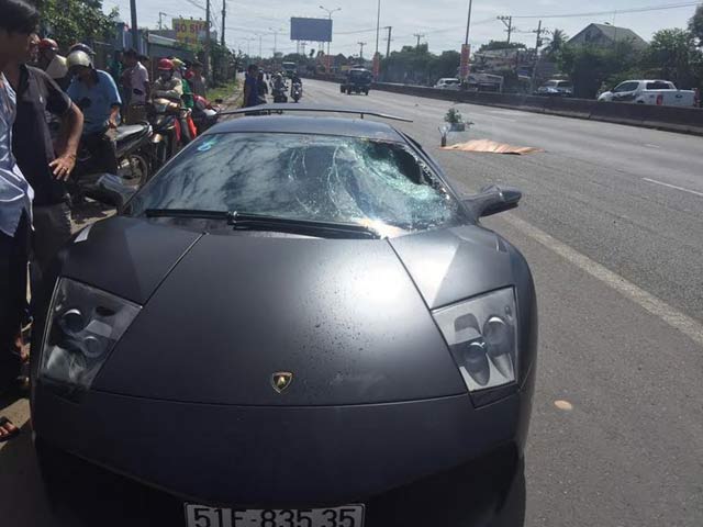 Siêu xe Lamborghini tông chết người gắn biển số giả