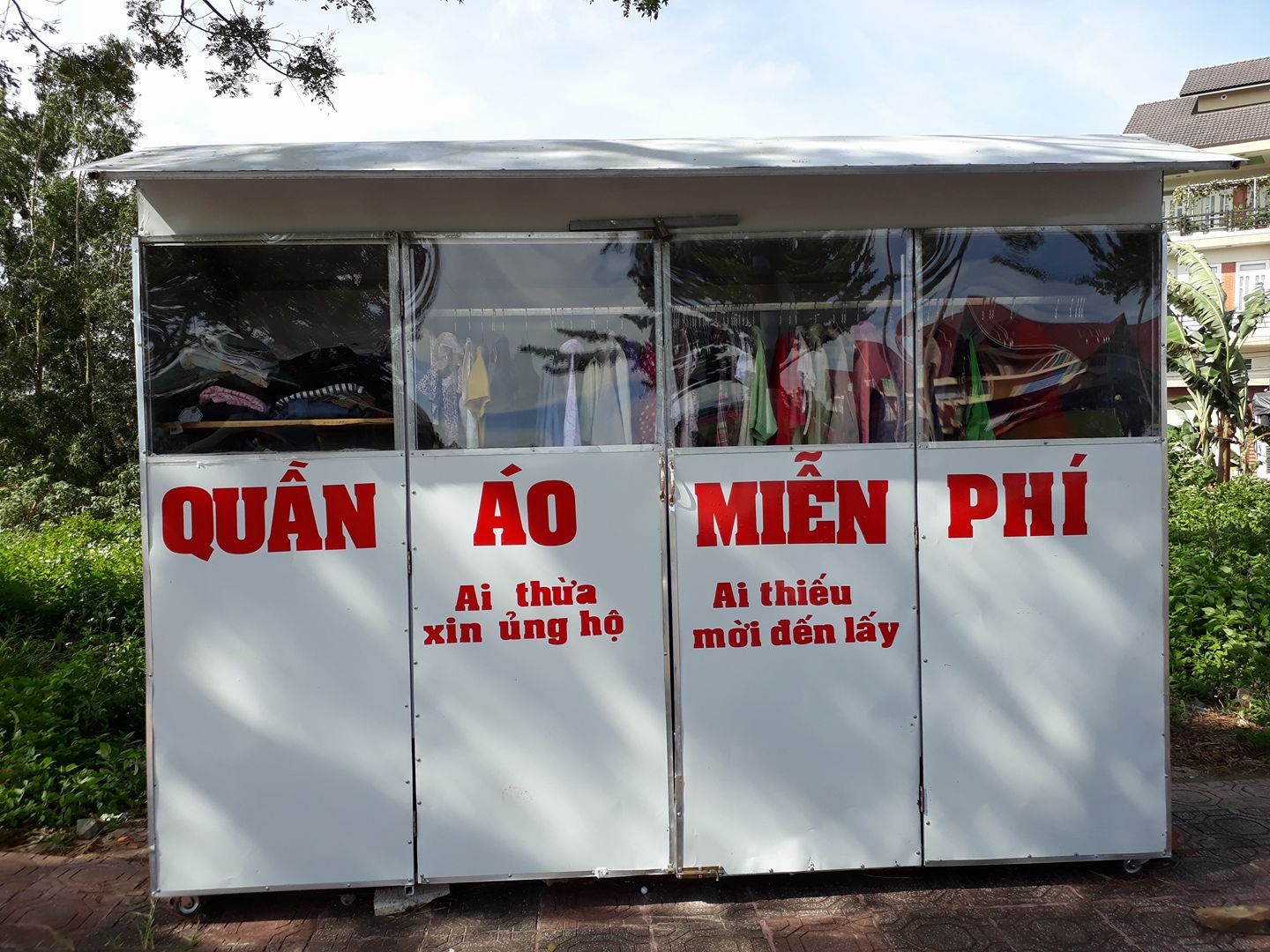 Bảo Lộc có tủ quần áo từ thiện