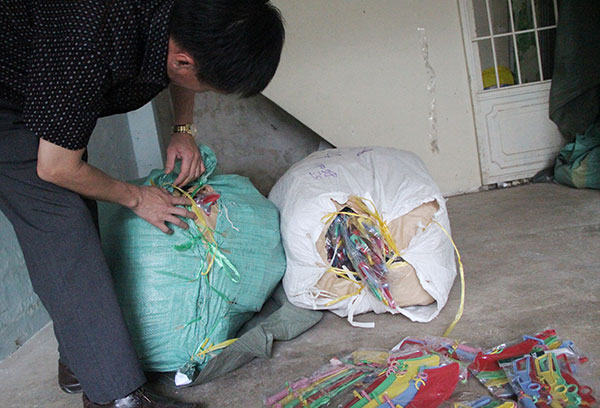 Bảo Lộc: Bắt gần 3.000 sản phẩm đồ chơi bạo lực của trẻ em
