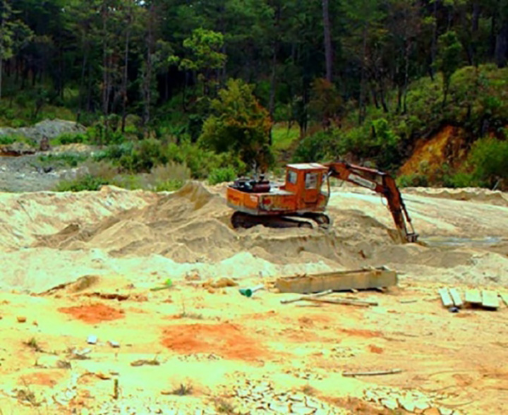Lâm Đồng: Cặp vợ chồng tự ý trang bị máy móc, tiến hành khai thác cát lậu