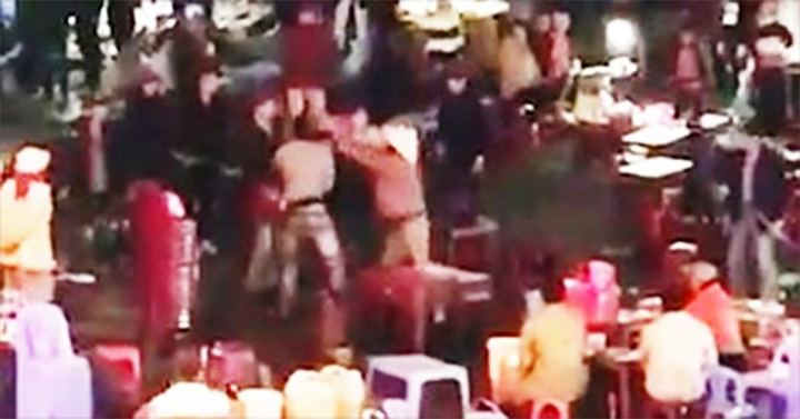 Hỗn chiến vì tranh giành khách tại chợ đêm Đà Lạt?