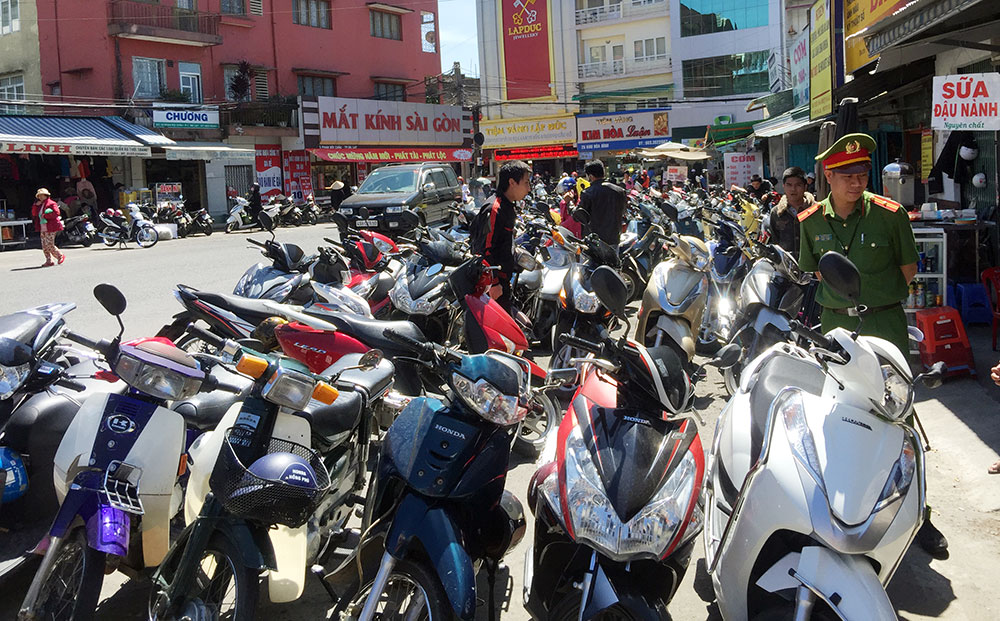 Đà Lạt: Ra quân chấn chỉnh lấn chiếm vỉa hè