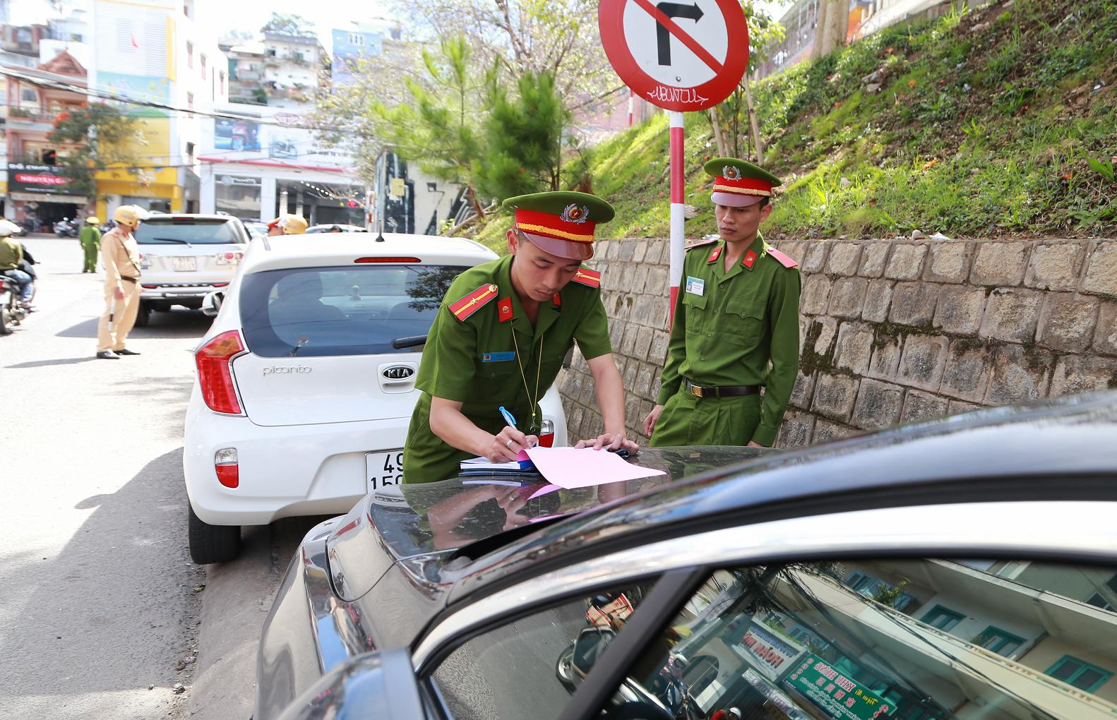 Đà Lạt tổng lực ra quân dẹp lấn chiếm vỉa hè