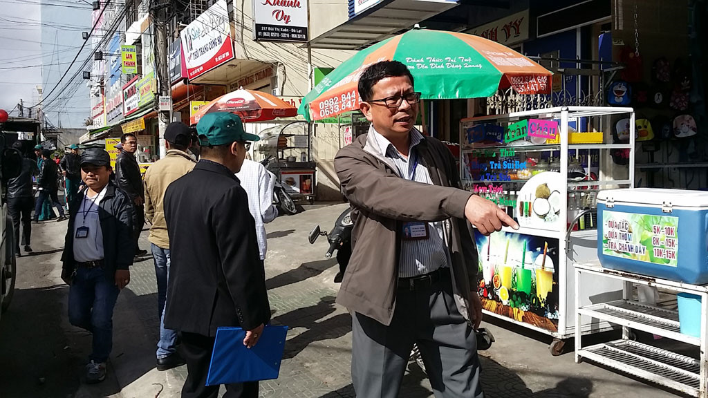 Phó chủ tịch TP.Đà Lạt trực tiếp xử lý lấn chiếm lòng lề đường