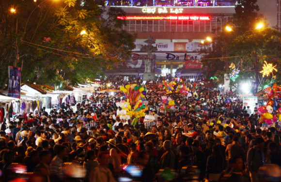 Du khách ùn ùn đổ về Đà Lạt nghỉ lễ