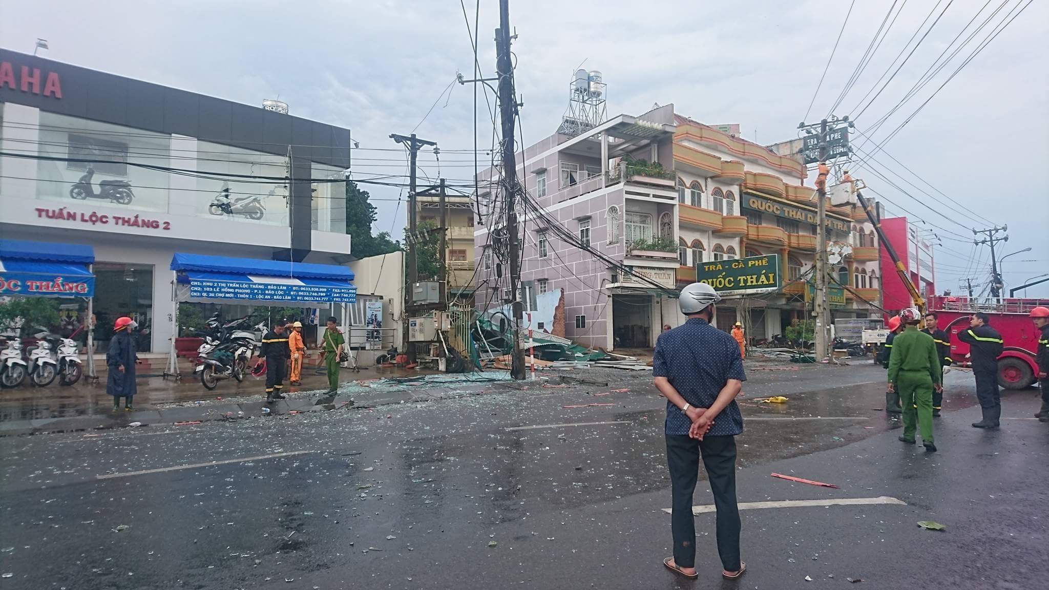Bảo Lộc: Lốc xoáy thổi bay tầng 6 căn nhà