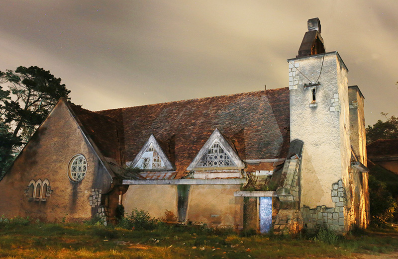 Bí ẩn nhà nguyện bỏ hoang đang thu hút du khách tại Đà Lạt