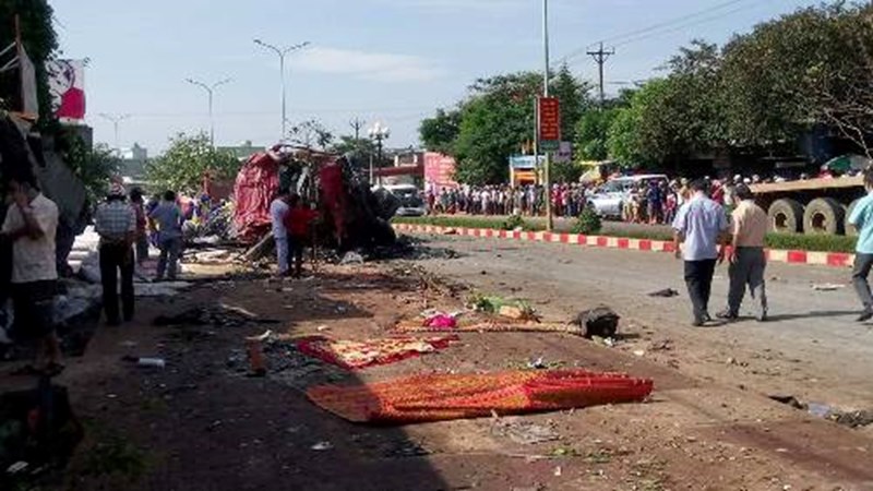 Tai nạn thảm khốc ở Gia Lai: Xác người nằm la liệt