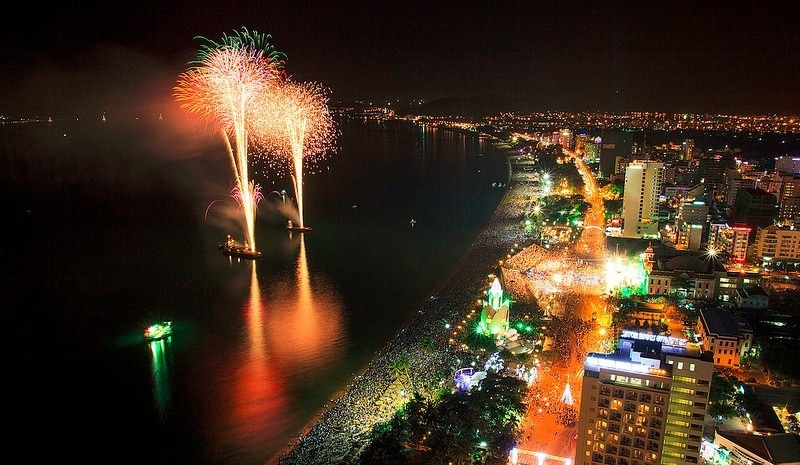 Ngắm pháo hoa, uống bia miễn phí tại Festival Biển Nha Trang 2017