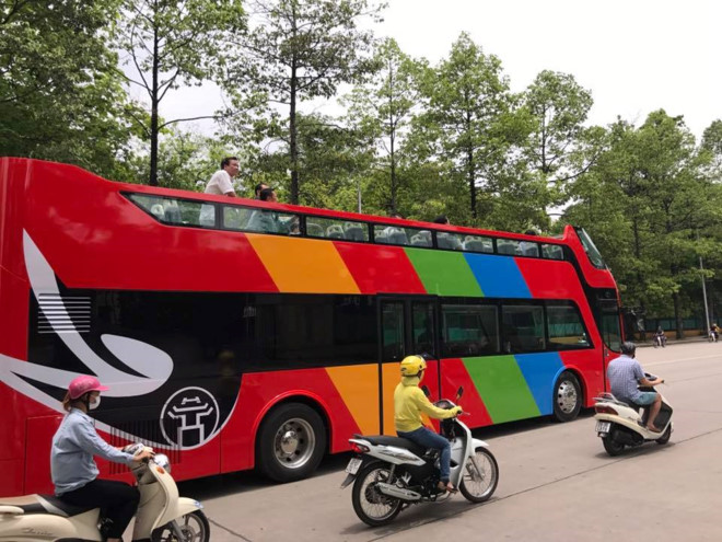 Hà Nội chạy thử nghiệm xe buýt 2 tầng ‘mui trần’, Lâm Đồng cũng sắp có