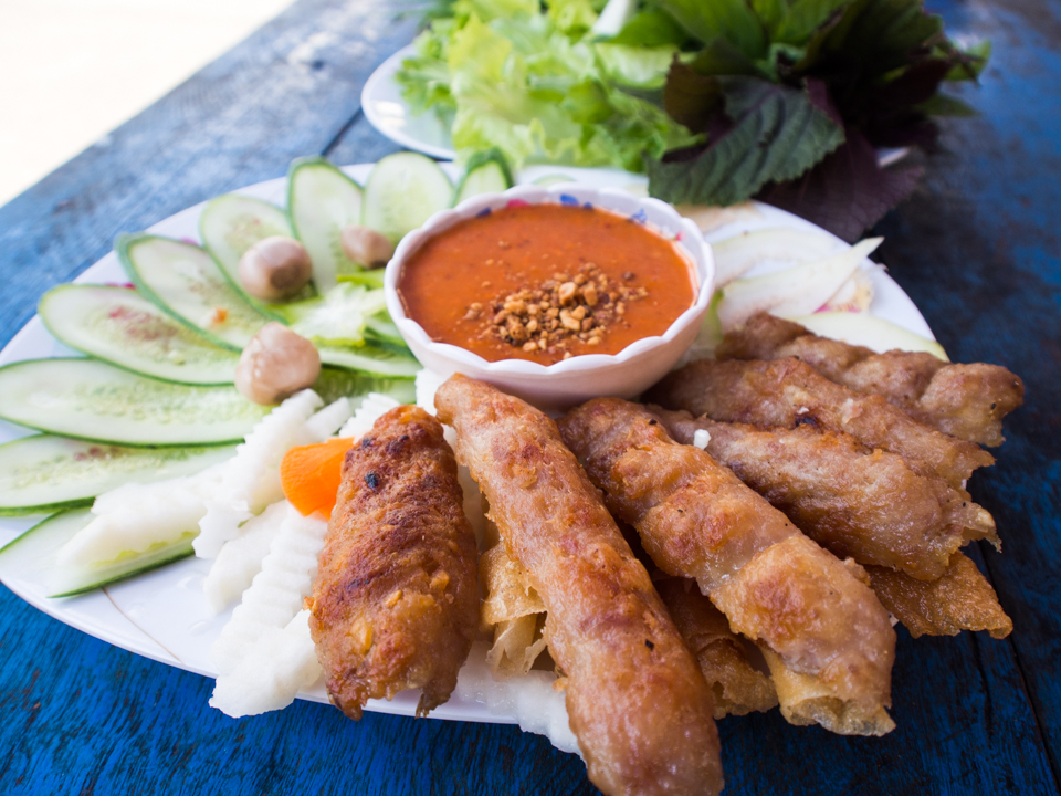 Bảo Lộc: Đột kích nem nướng trong hẻm, ngon không từ chối