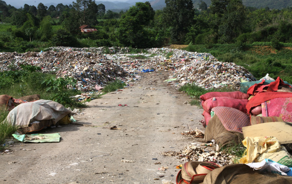 Lâm Đồng: Khốn khổ vì bãi rác quá tải gây ô nhiễm