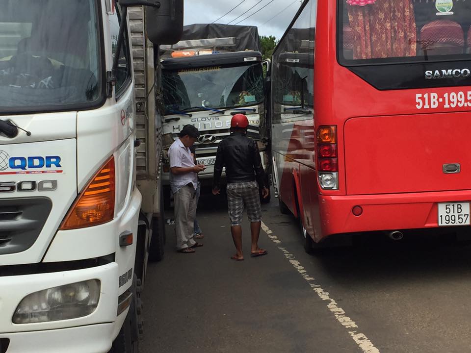 Bảo Lâm: Tai nạn giao thông liên hoàn, nhiều hành khách hoảng loạn