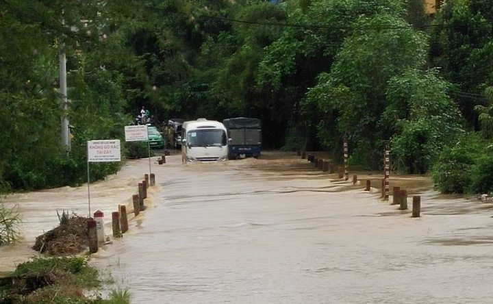 Bảo Lâm: Ngập Cống ngầm, Quốc lộ 55 bị ách tắc cục bộ