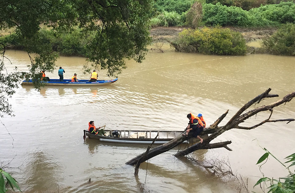 Lâm Đồng: Tìm thấy 2 thi thể vụ lật xuồng khiến 5 người chết và mất tích