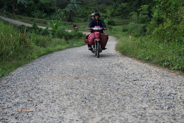Lâm Đồng: Đường hơn 16 tỷ đồng chưa nghiệm thu đã hỏng