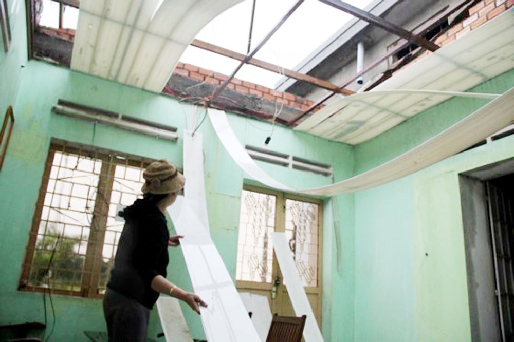 Lâm Đồng: Mưa đá kèm lốc xoáy thổi bay hơn 40 mái nhà