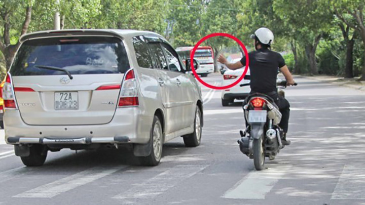 Xử phạt hai cơ sở kinh doanh đặc sản Đà Lạt vì chèo kéo du khách