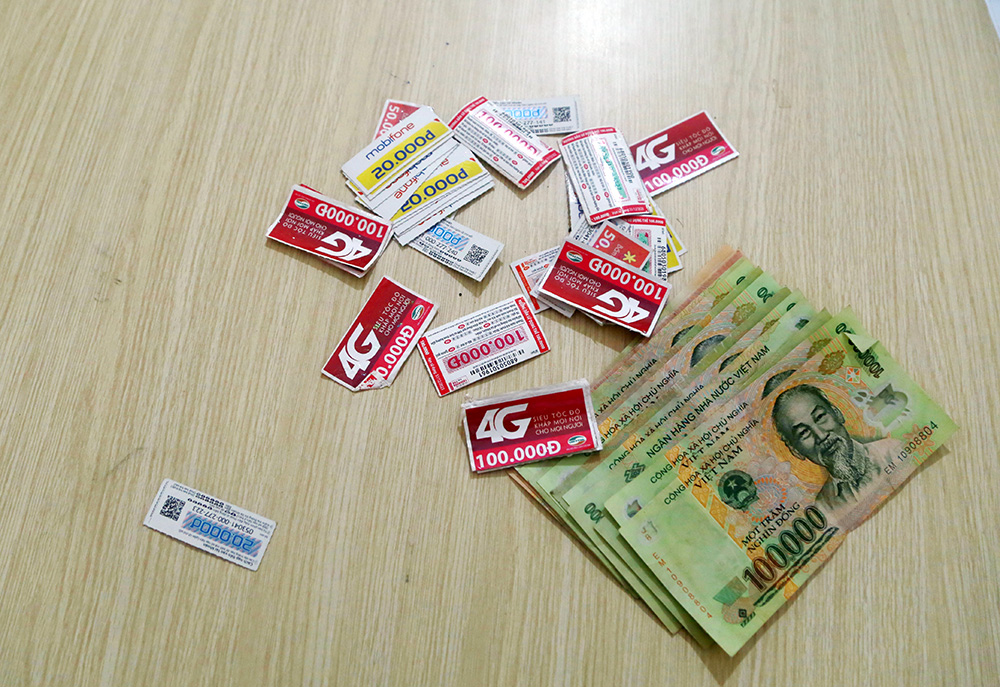 Đức Trọng: Hai thanh niên rủ nhau cướp card điện thoại để chơi game