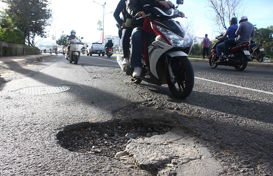 Đà Lạt: Yêu cầu đào, thi công lại 14 tuyến đường do trả mặt bằng ẩu