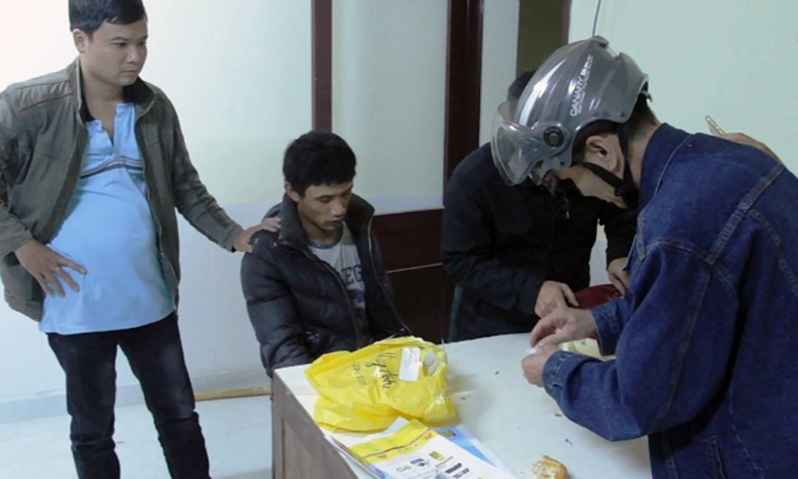 Đà Lạt: Bắt giữ 2 anh em ruột vận chuyển chất ma túy