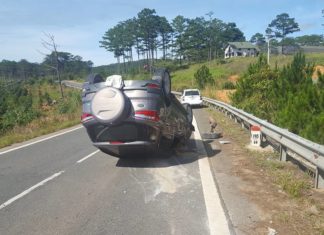 Đà Lạt: Ford Ecosport gặp nạn lật ngửa trên tỉnh lộ 725