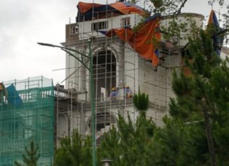 Phạt 40 triệu đồng, đình chỉ xây dựng công trình trong khách sạn Dalat Palace