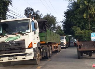 Xe tải chở Alumin rầm rập né trạm cân, quốc lộ 27B nguy cơ bị băm nát