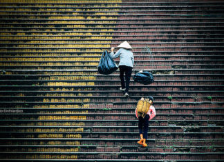 Thay toàn bộ nền gạch cầu thang chợ đêm Đà Lạt