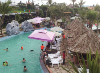 Lâm Đồng: Dạy bơi trong khu sinh thái