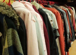 Bảo Lộc: Khai trương shop đồ secondhand “chất lừ”, giảm giá 10%.