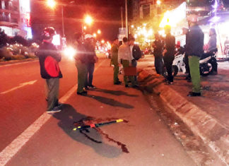 Cãi nhau với vợ cũ, cha dùng dao đâm chết con trai 5 tuổi