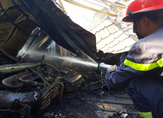 Cháy lớn thiêu rụi quán cà phê xe cổ ở Đà Lạt