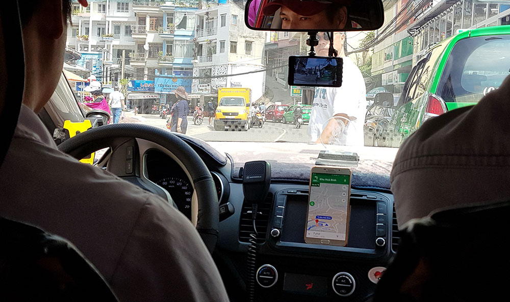 Tận hưởng chuyến đi tiện lợi và dễ dàng hơn với Grab taxi - ứng dụng taxi số một của Việt Nam! Với rất nhiều lựa chọn cho bạn như GrabTaxi, GrabCar, GrabBike, hay GrabFood, tất cả đều đảm bảo an toàn và chất lượng dịch vụ. Hãy tải và trải nghiệm ngay để cảm nhận sự khác biệt.