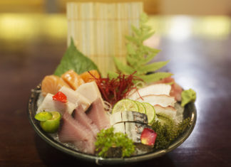 Đà Lạt: Phá đảo quán sushi bình dân giá mềm mới khai trương